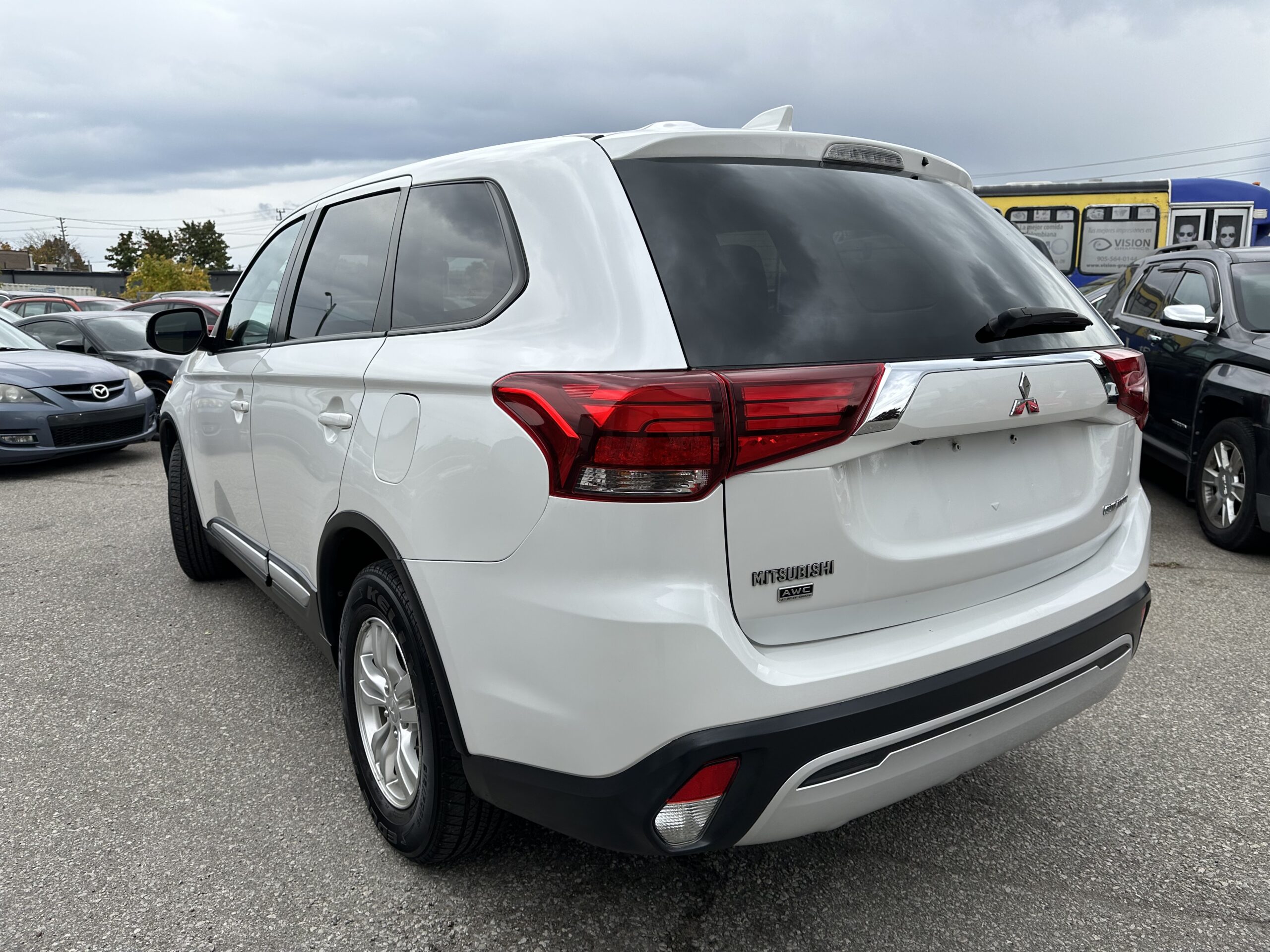 2019 Mitsubishi Outlander Es