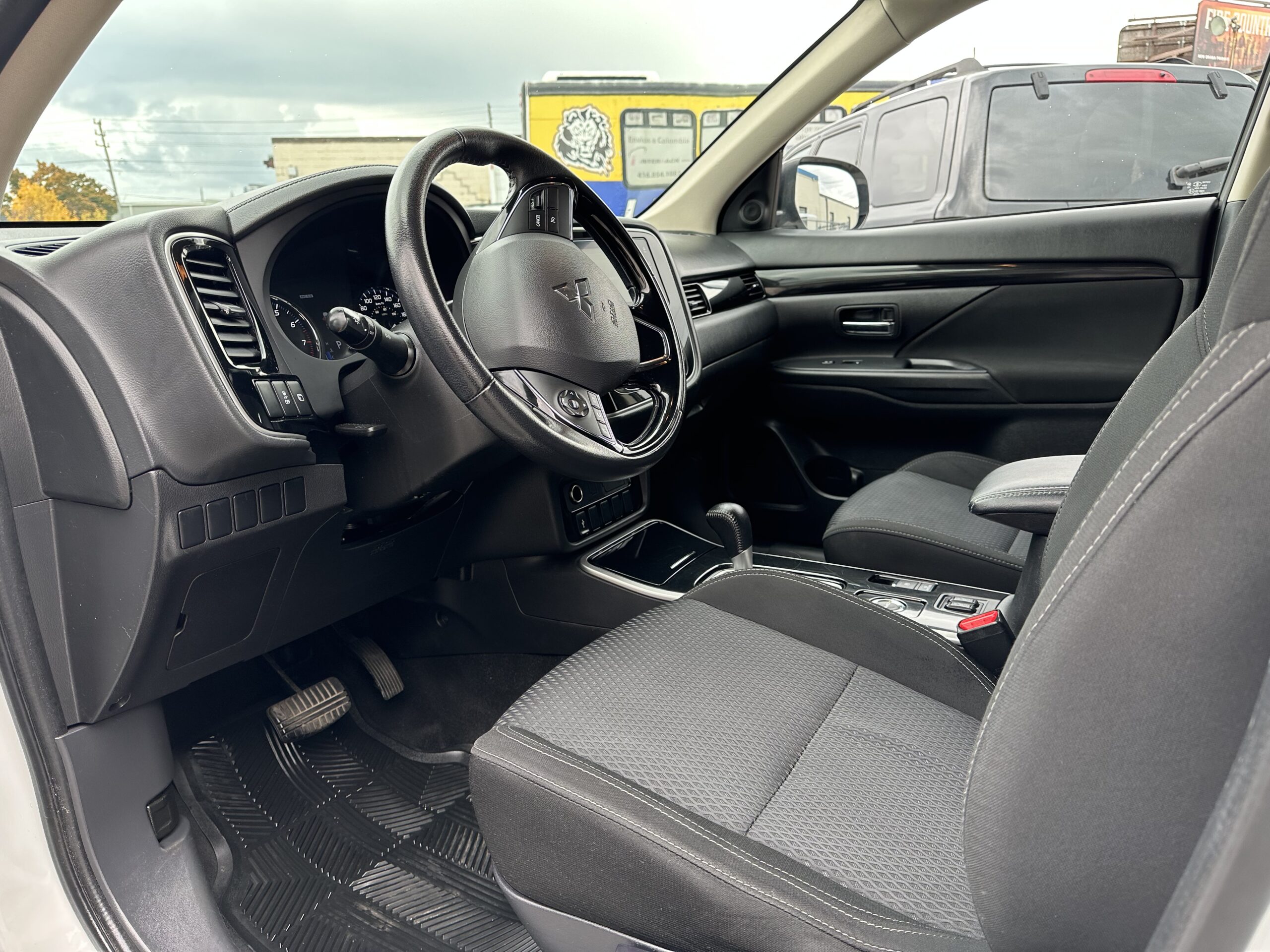 2019 Mitsubishi Outlander Es