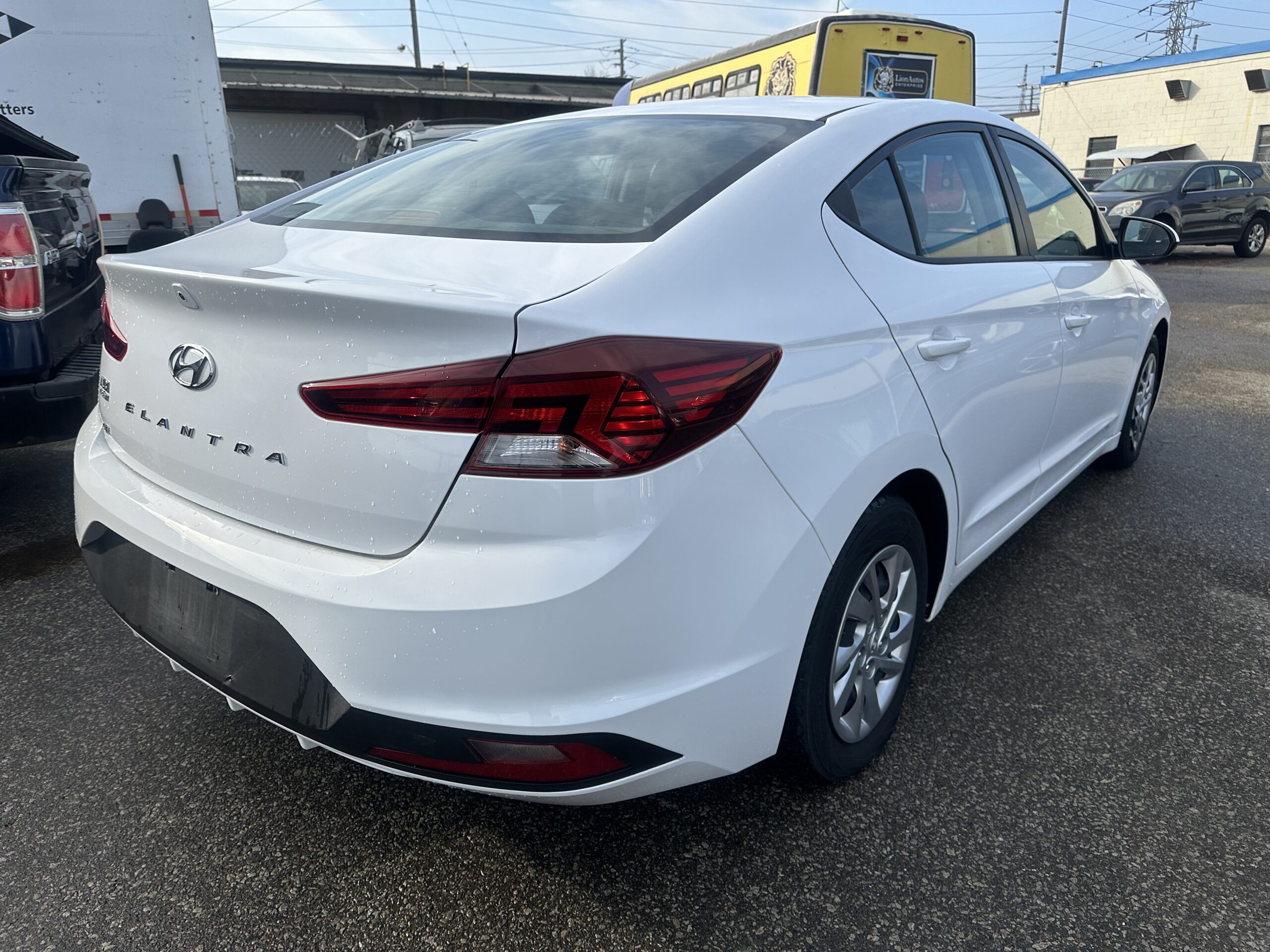 2019 Hyundai Elantra Essential