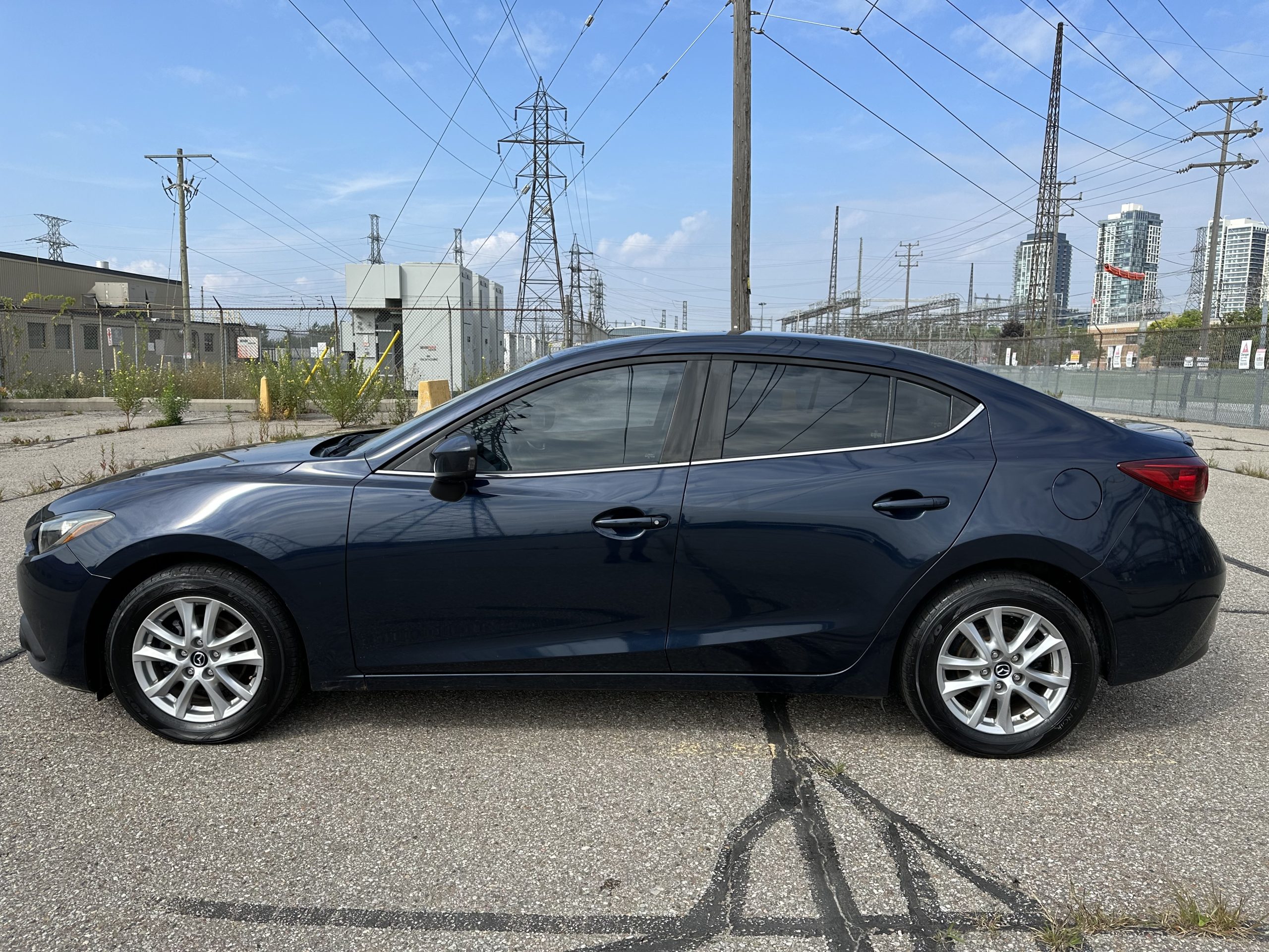 2014 Mazda 3 GS-Sky