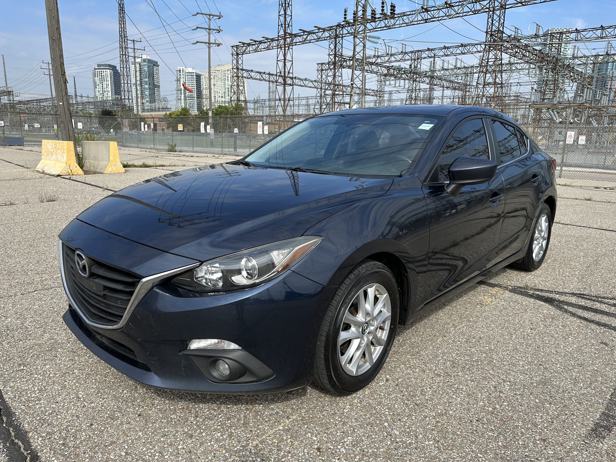 2014 Mazda 3 GS-Sky