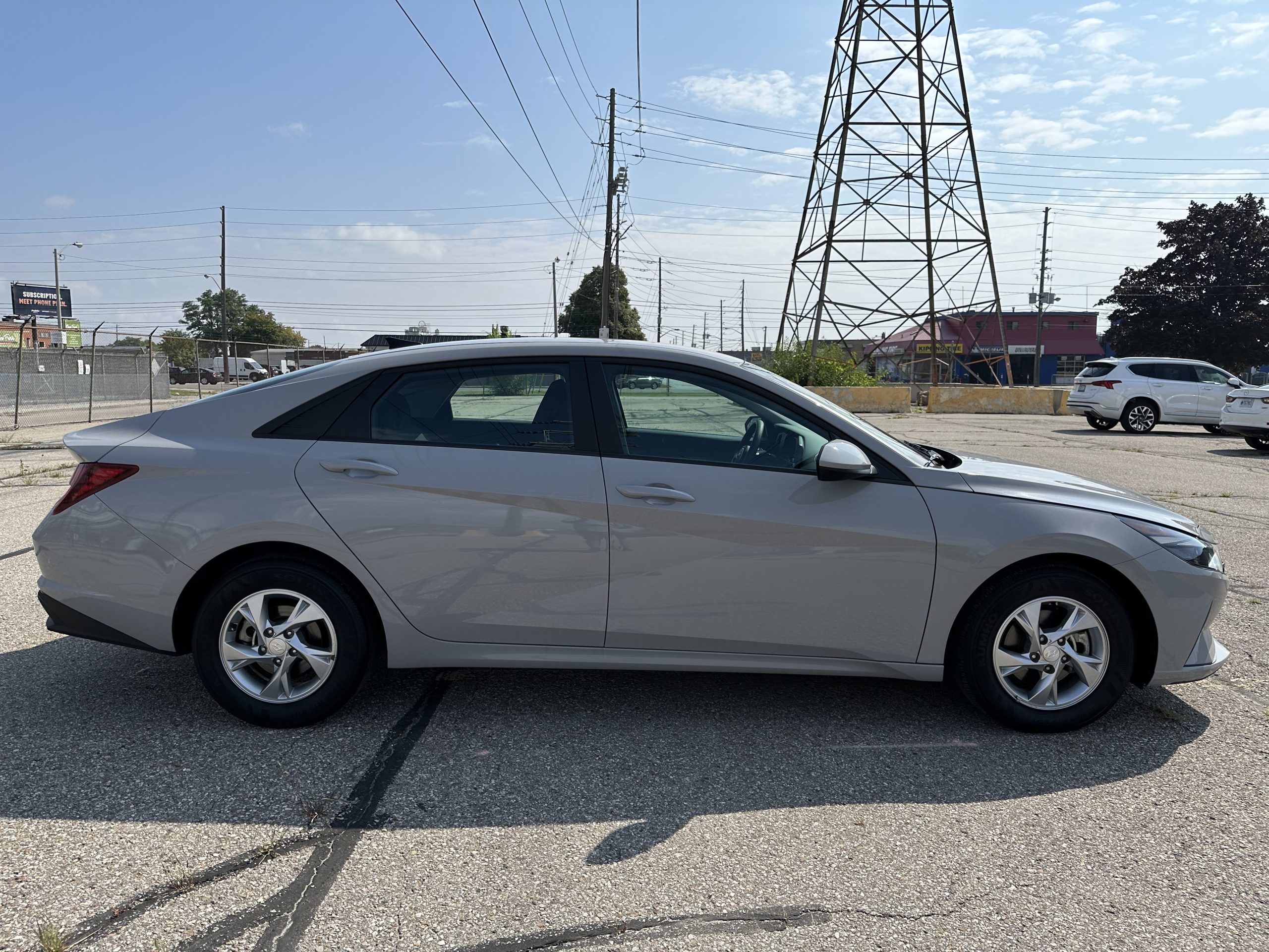 2022 Hyundai Elantra Essential IVT