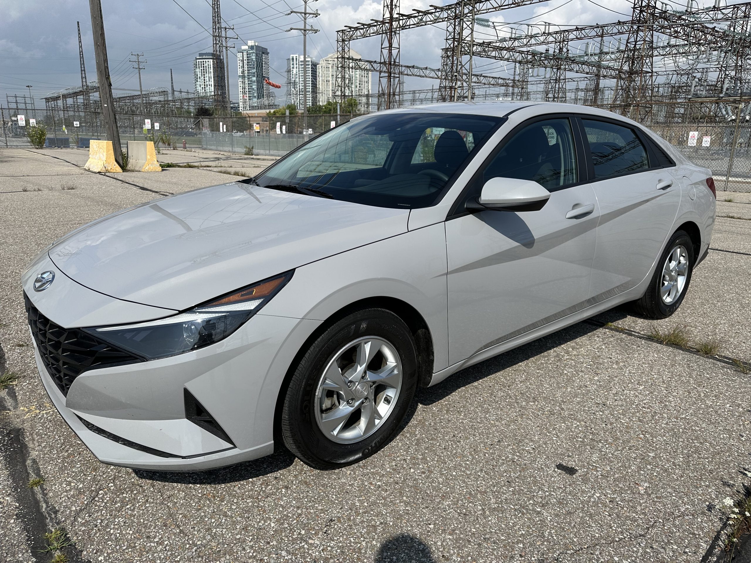 2022 Hyundai Elantra Essential IVT