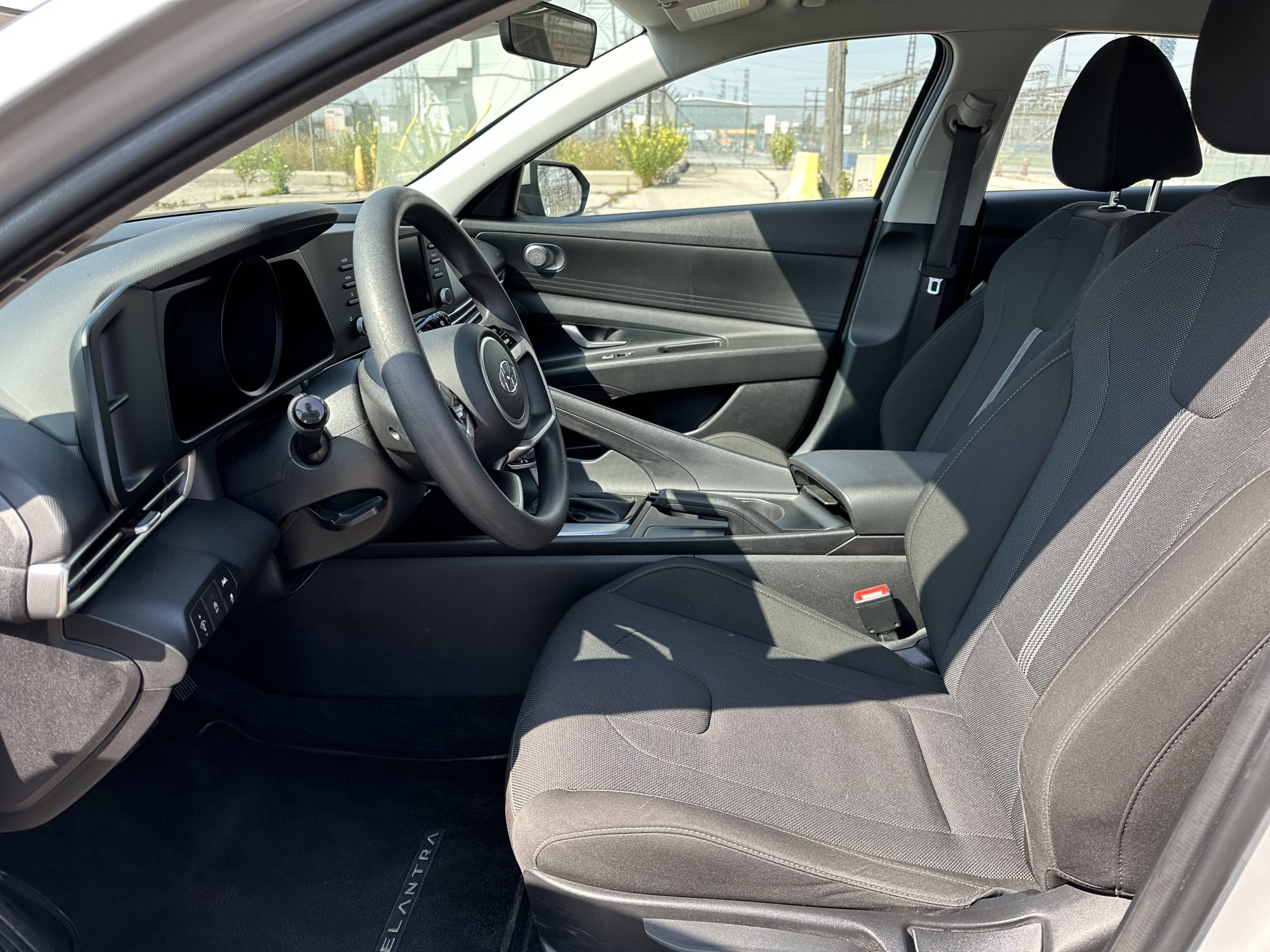 2022 Hyundai Elantra Essential IVT