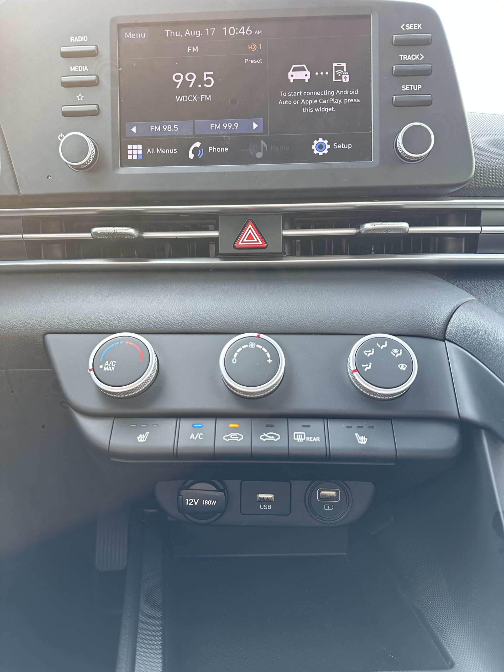 2022 Hyundai Elantra Essential IVT