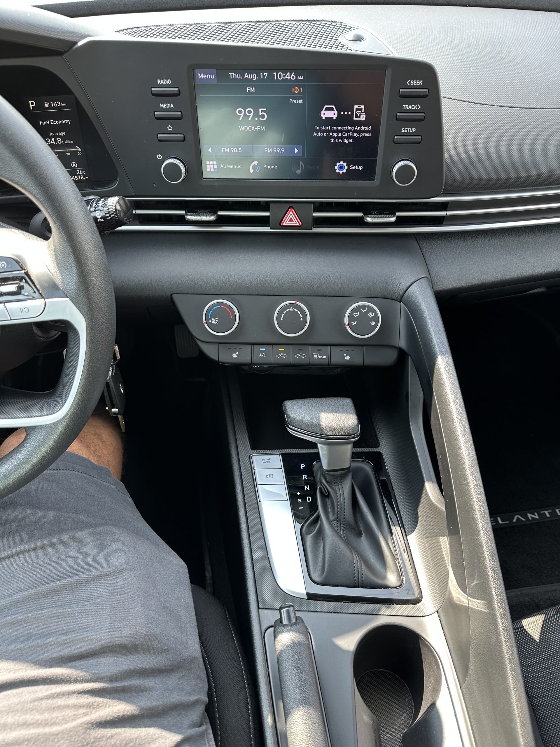 2022 Hyundai Elantra Essential IVT