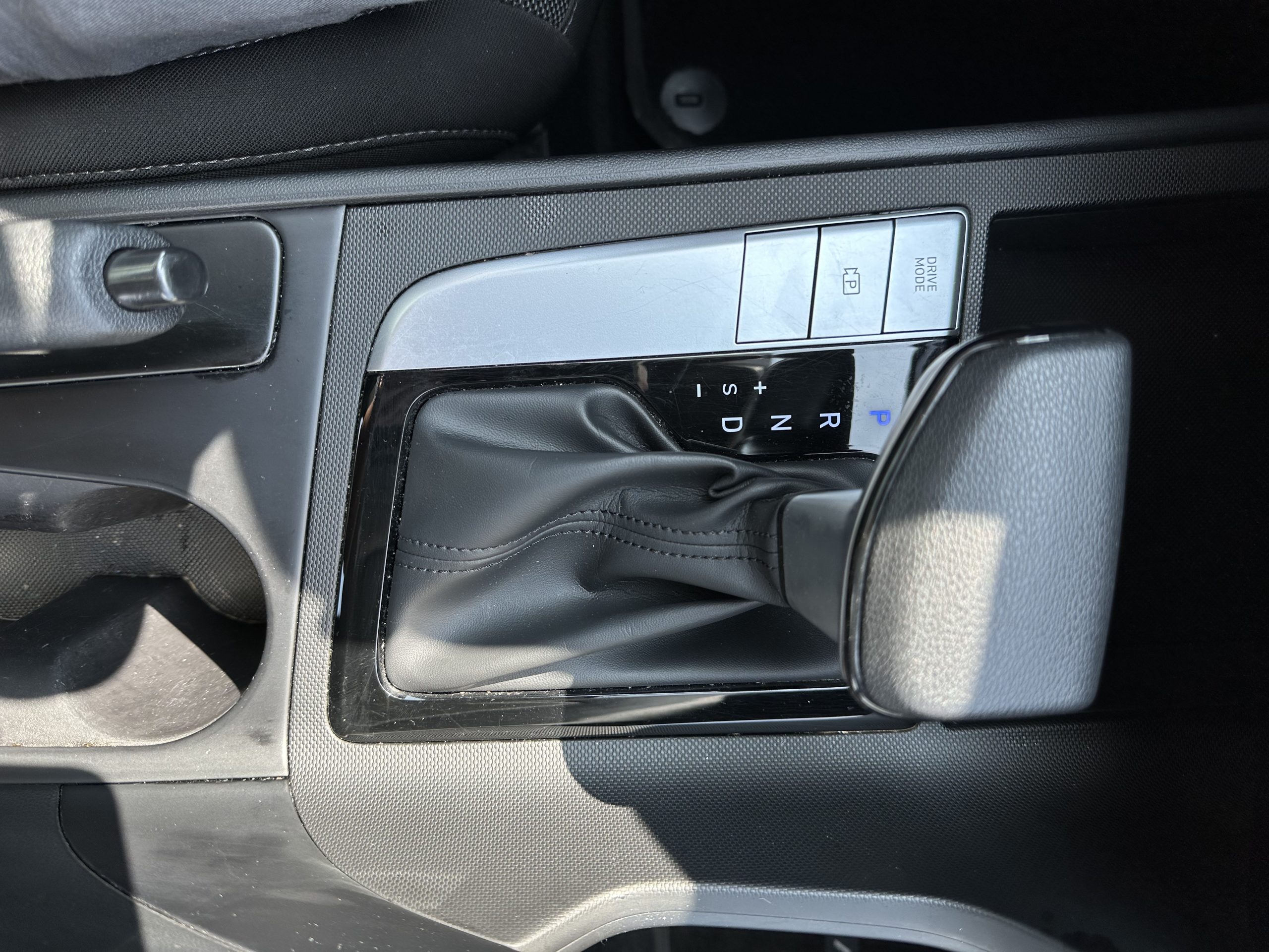 2022 Hyundai Elantra Essential IVT