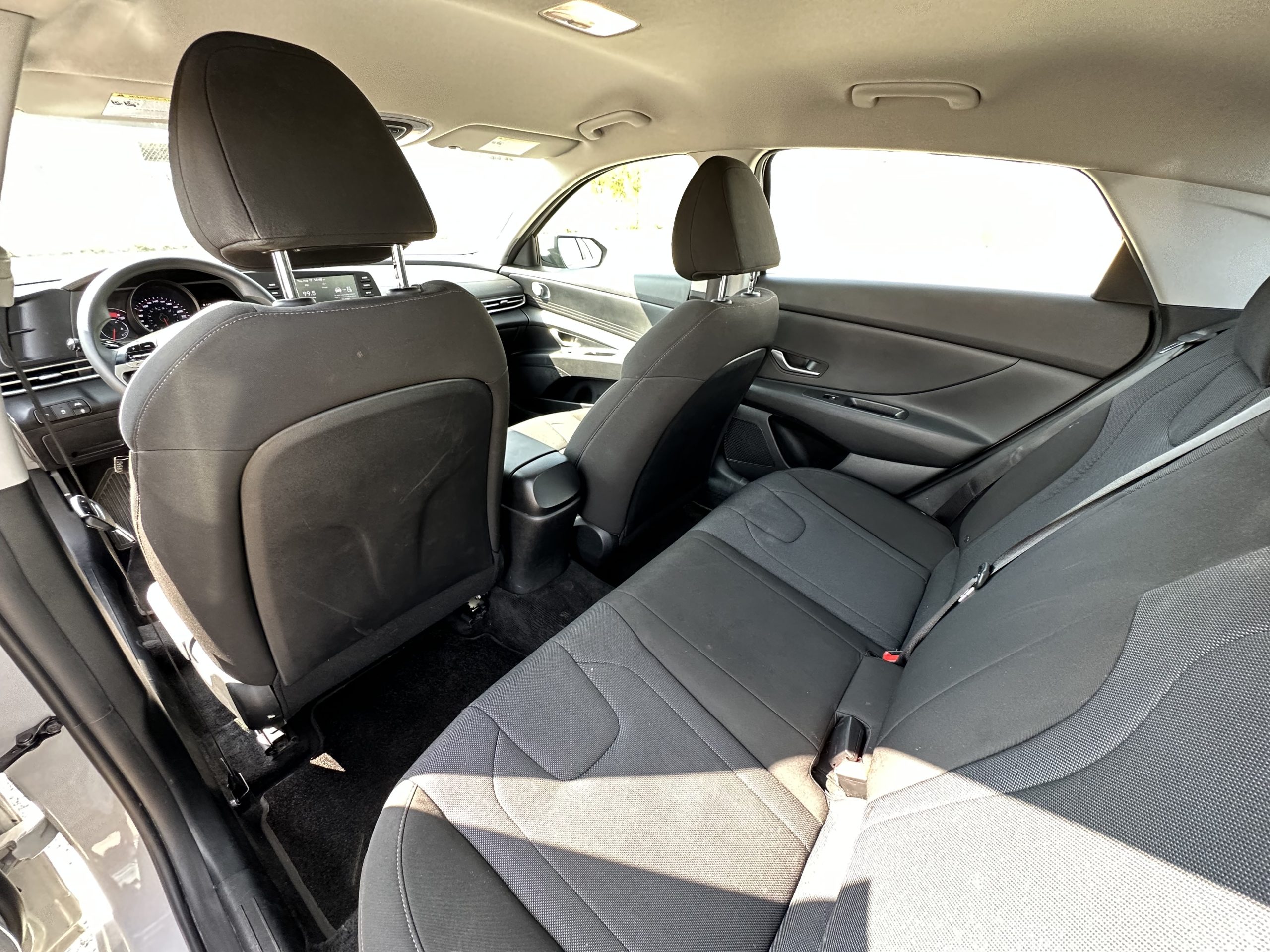 2022 Hyundai Elantra Essential IVT